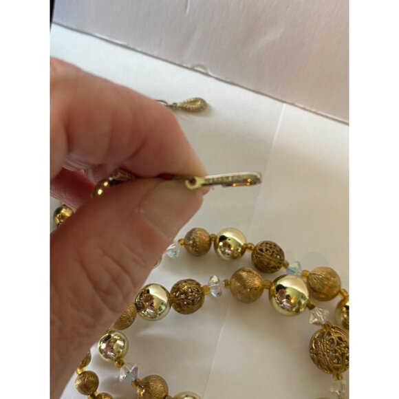 Vintage Lisner Gold-Tone Beaded Necklace With Filigree & Aurora Borealis Accents - Picture 8 of 10